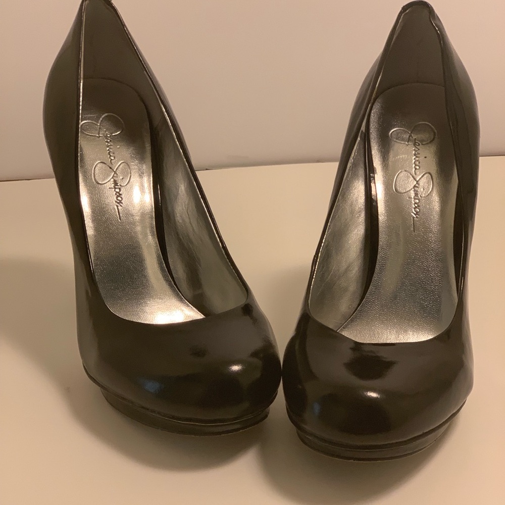 Like New Jessica Simpson Leather Heels